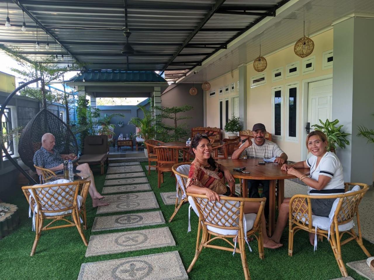 La Geiro Villa Labuan Bajo Exterior photo