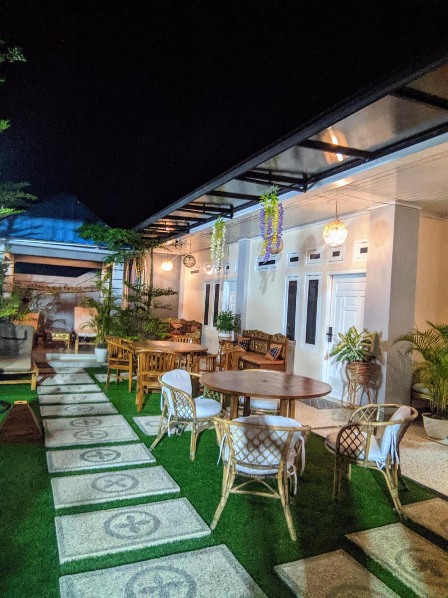 La Geiro Villa Labuan Bajo Exterior photo