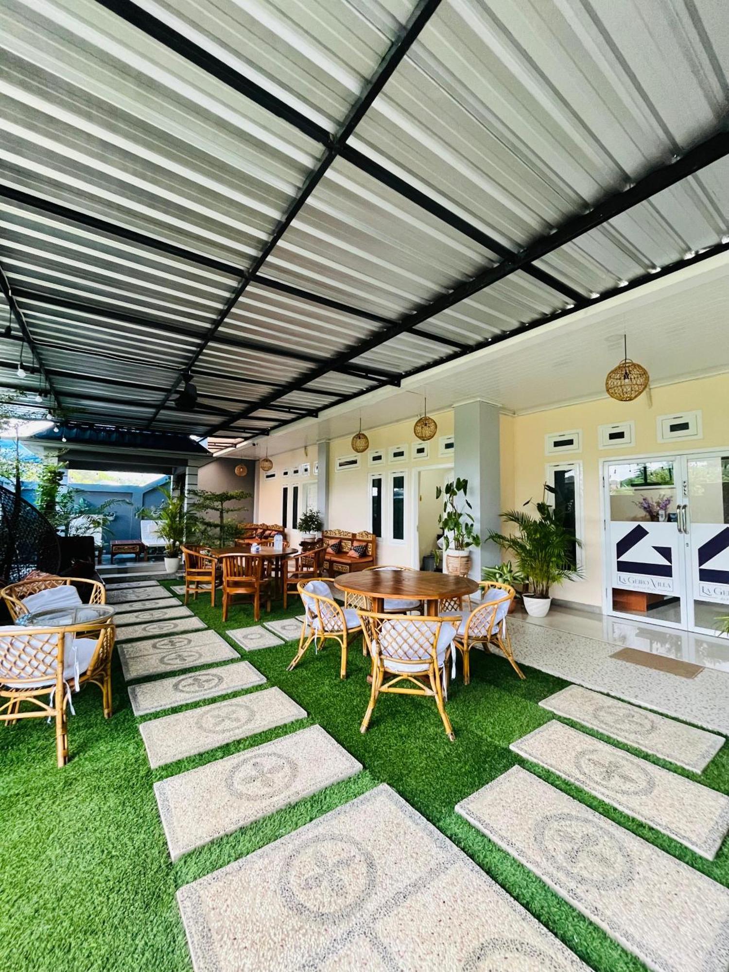 La Geiro Villa Labuan Bajo Exterior photo
